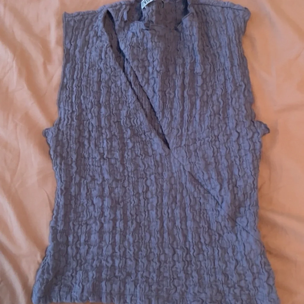 ZARA textured tank top - Picture 2 of 2